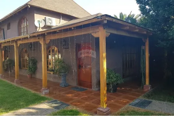 Se Vende Casa Con Piscina En Conchalí