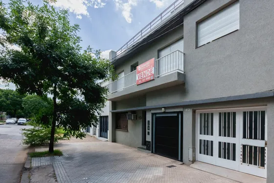 Casa Venta Barrio Cinco Esquinas 2 Dormitorios Terraza Cochera Parrillero Reciclada