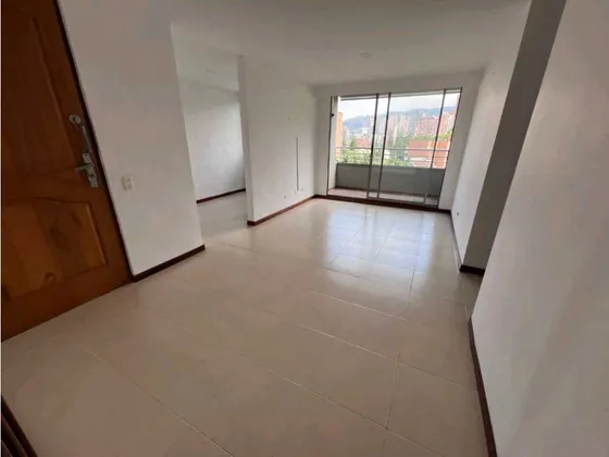 Venta De Apartamento En El Poblado Por La Inferior