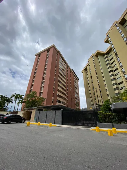 Apto/ Alquiler/ Urb. Guaicay/ 3 Hab/2b/2p/ Maletero/ 83.07 M2/
