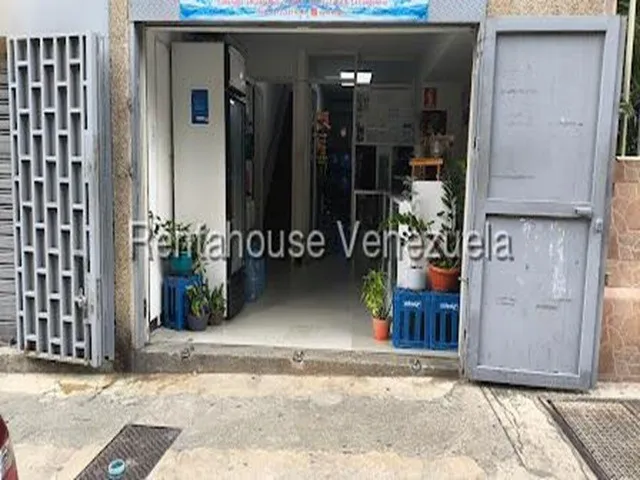 Se Ofrece En Alquiler Estrategico Local Comercial A Pie De Calle Ubicado En La Parroquia Candelaria