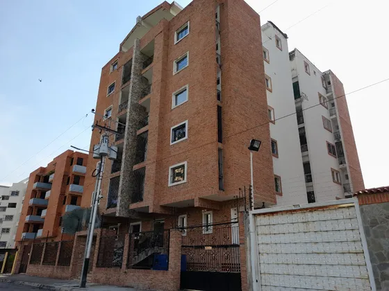 Espacioso Apartamento Amoblado En Alquiler En San Jacinto, Con Planta Electrica. 25-6055 More