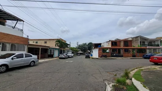 Iris Hernandez Alquila Casa La Esmeralda ( 123m2 ). San Diego. Carabobo