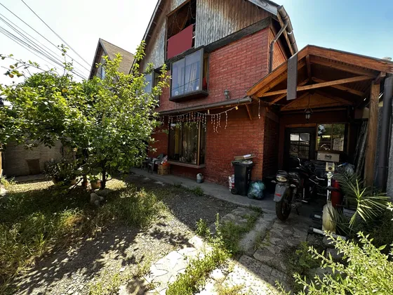 Casa De Tres Niveles En La Mejor Ubicacion De Ñuñoa