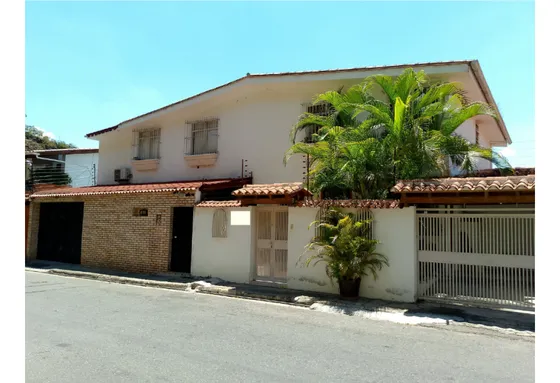 Venta Casa Con Anexo Colinas De Santa Monica 3h/2b+1v/1pe | M02
