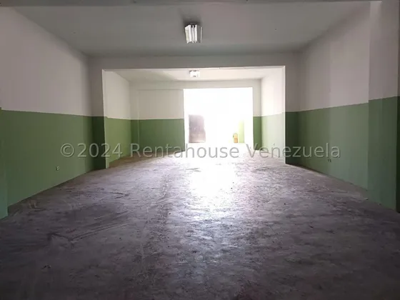 Edificio En Venta En Catia Mls 24-21427 Yf