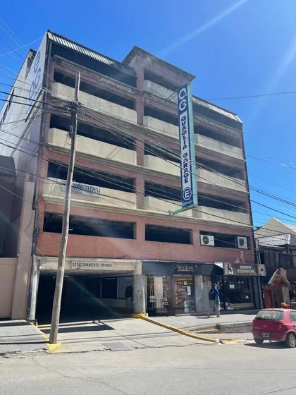 Alquilo Cochera Cubierta En Bariloche, Pleno Centro (por Día/mes)- ...