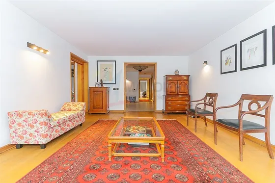 Departamento En Venta De 4 Dorm. En El Golf