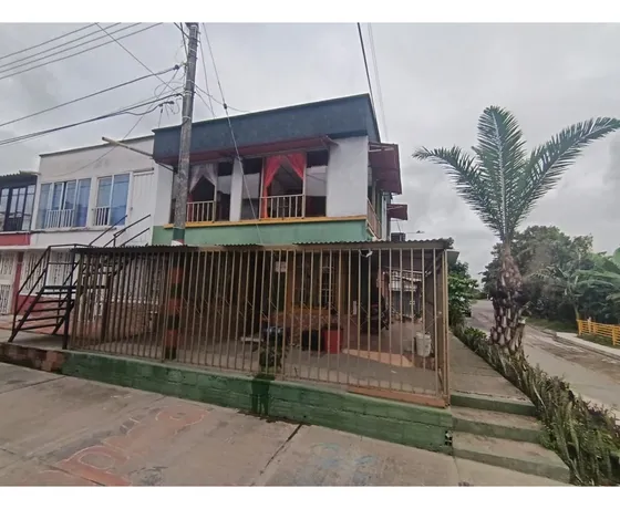 Casa Esquinera En Venta  En  La Fachada 