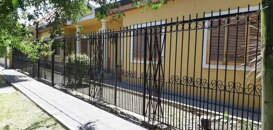 Casa Venta - 2 Dormitorios 3 Baño - 600mts2 Totales - Ringuelet