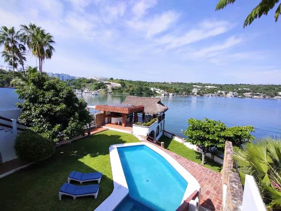Casa En Privada En Tequesquitengo, Jojutla, Morelos - Ham-581-cp