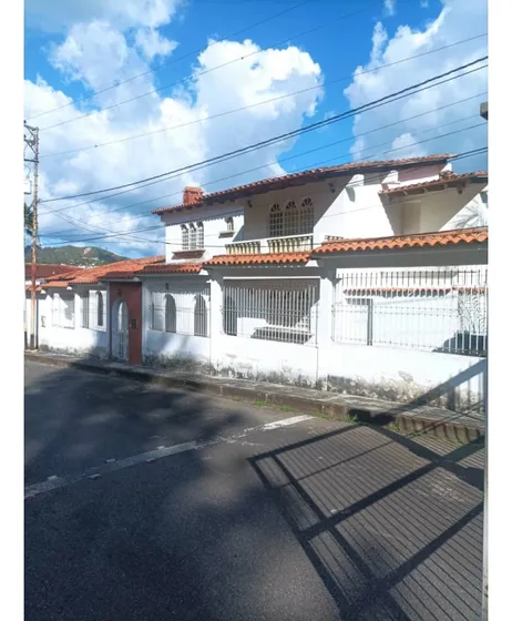 Casa En Venta Amplia De Tres Niveles Urb Pan De Azucar Carrizal