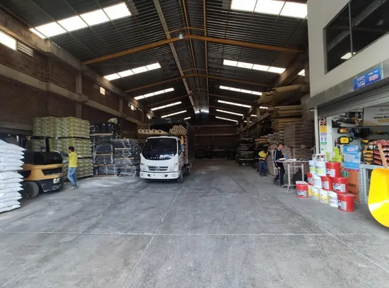 Bodega En Arriendo En El Contento. Cod A25521