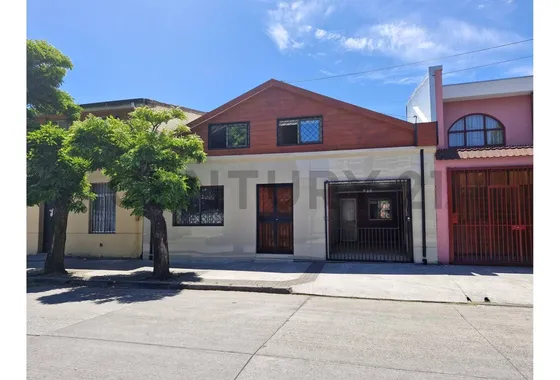 Se Vende Excelente Casa Para Inversión, Concepción