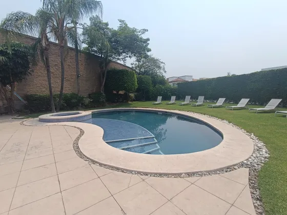 Casa En Venta Con Alberca Privada Y Una Sola Panta En Par Vial Jiutepec Morelos