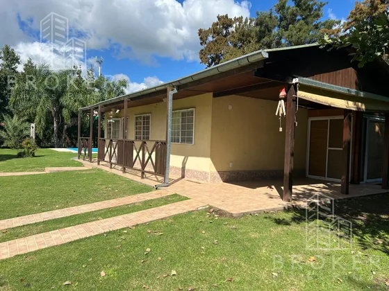 Casa Quinta En Venta, Con Parque Y Pileta, En Zelaya
