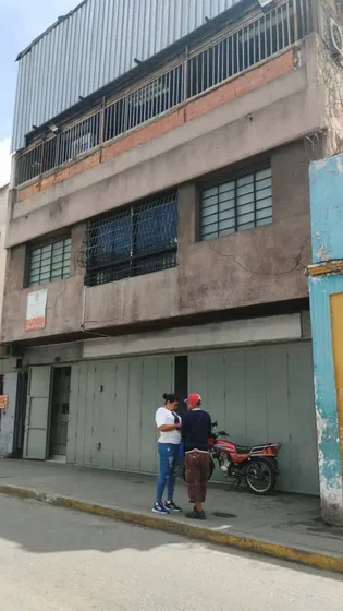 Venta Edificio Comercial Y Residencial Mas Terreno En Parroquia Santa Teresa     Bv