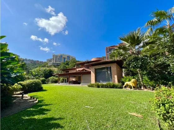 Se Vende Casa 6000m² 4h/7b/18p , Valle Arriba