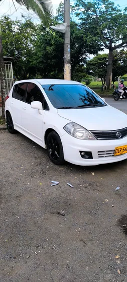 Nissan Tiida 1.8 Emotion 4 P