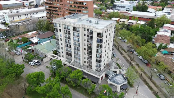 Departamento En Edificio Paseo Diagonal