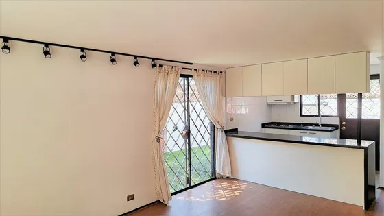 Se Vende Casa En Vitacura - Oportunidad Para Inversión