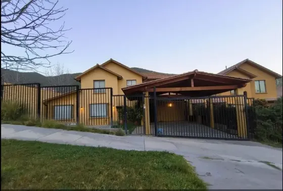 Casa Av. Principal 4d, 3b, 2e, 1p, 1q - C. De Los Valles