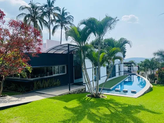 Casa En Fraccionamiento En Tamoanchan, Jiutepec, Morelos Caen-999-fr