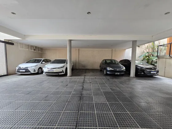 Edificio Zeballos 148 Cochera Cubierta De 2,50 Por 5,00 Mts