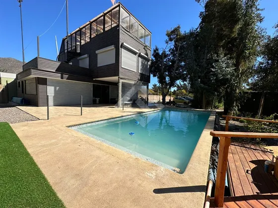 Casa En Venta De 5 Dorm. En La Serena