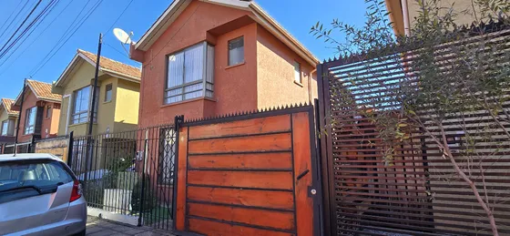 Casa En Venta 3 Dorm/ 3baños Yumbel/ Barrio Los Castaños 