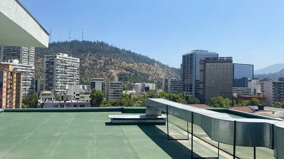 Oficina En Venta En Providencia, 2 Estacionamientos Y Bodega