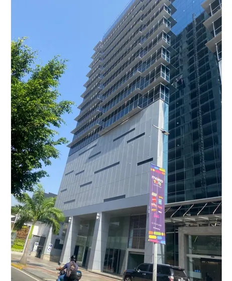 Alquilo Oficina 44m2 Las Mercedes 7189 