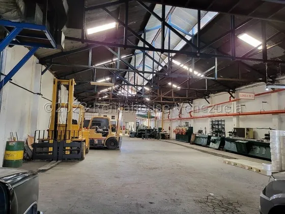 Galpon En Venta San Martin .nave Con Espacialidad Para Desarrollar Su Actividad Industrial En El Centro De La Ciudad De Caracas.24-9823gm