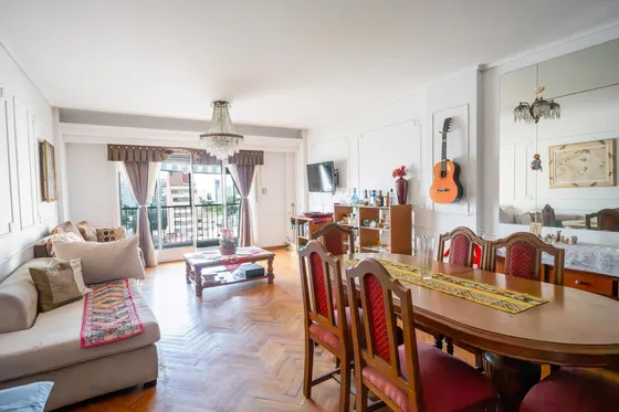 Venta 4 Ambientes Frente Con Dependencia Y Balcón