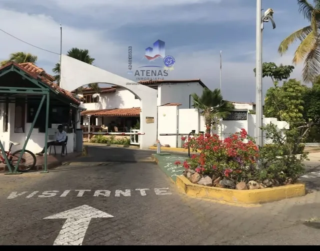 Atenas Inmobiliaria, Vende Fabuloso Twon House En Cr Puerto Príncipe, El Morro Lechería, Totalmente Amoblado Y Equipado, Con Muelle Propio Y Planta De Luz Eléctrica Incluida.