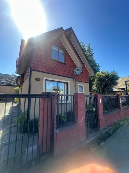 Increible Casa Ubicada En Sector San Pedro Del Valle 7.000uf