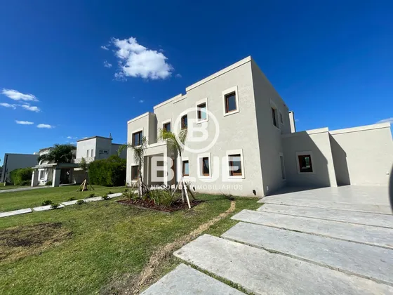 Casa Alquiler Canning La Providencia 6 Ambientes