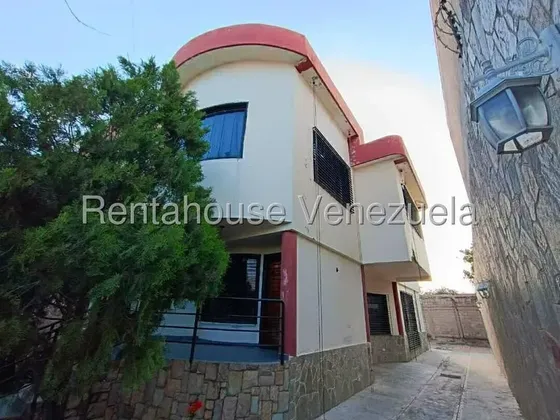Casa En Venta En La Urb, Palo Negro #25-15125 Rm