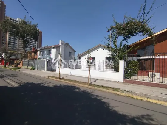 Vende Casa 4d, 2b, San Joaquín, Metro. Rodrigo De Araya