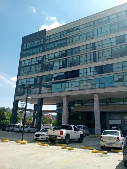 Alquiler Oficina C. C. Concepto La Granja, Naguanagua.
