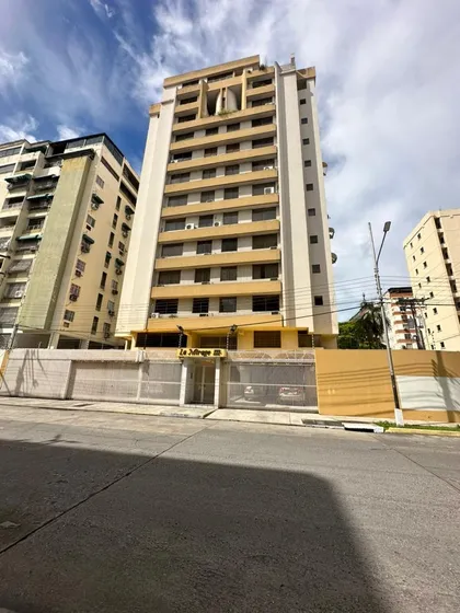 Alquiler De Apartamento En Urb. San Isidro