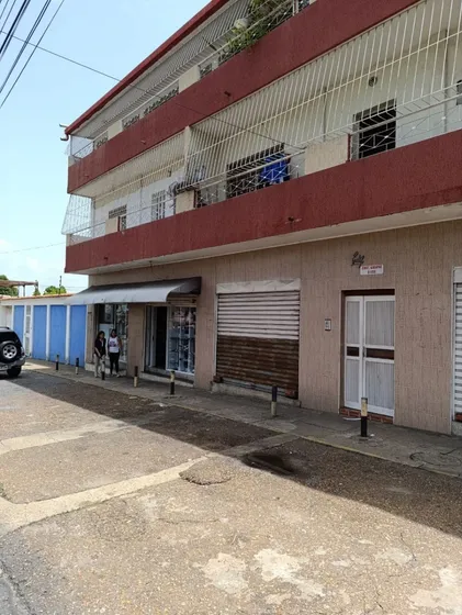 Local En Av Miranda De La Ciudad De Anaco, Edificio Gilone