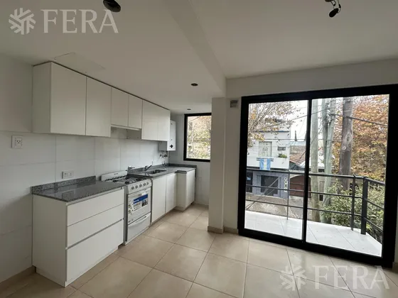 Venta Departamento De 2 Ambientes Con Balcón En Sarandí