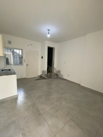 Alquiler  -  Dos Ambientes - Caseros Centro - 