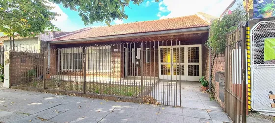 Casa  En Venta Ubicado En El Palomar, Morón, G.b.a. Zona Oeste