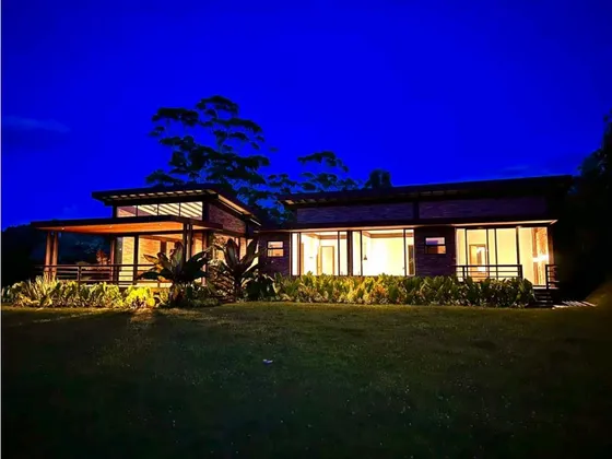 Casa Campestre En Arriendo En El Retiro