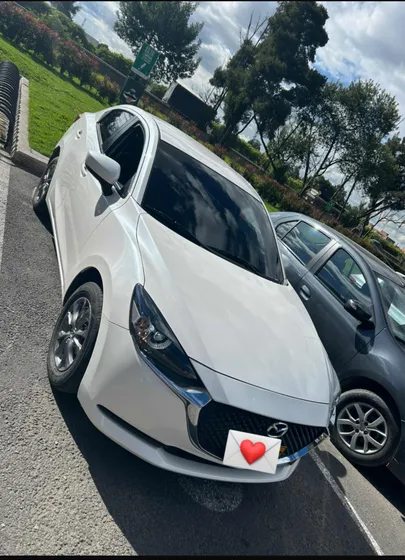 Mazda 2 1.5 Touring Sedan