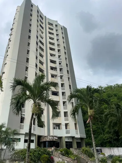Apartamento En Res. Alto Claro Ii, Urb. Las Chimeneas. Pla-1893
