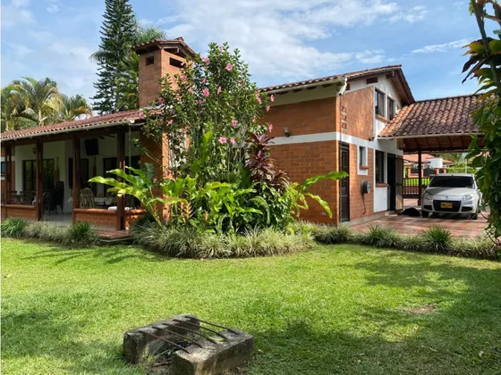 Venta Casa Estilo Tradicional En Condominio Sector Combia Pereira