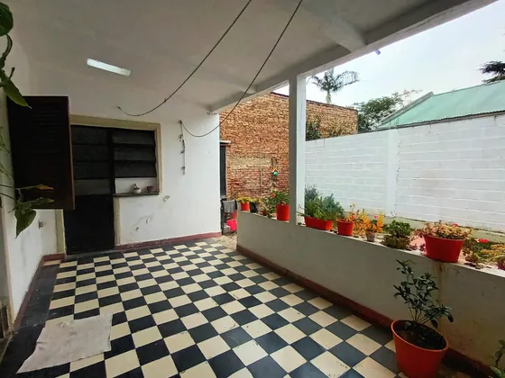 Alquiler  Casa 4 Ambientes  Tipo Ph,  Entrada Independiente Con Patio Lomas De Zamora.